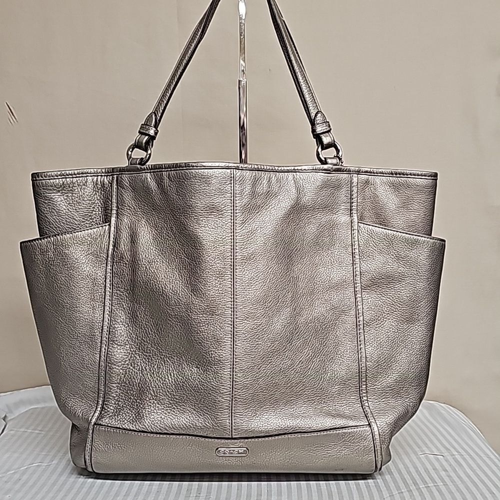 Coach Vintage Silver Leather Purse